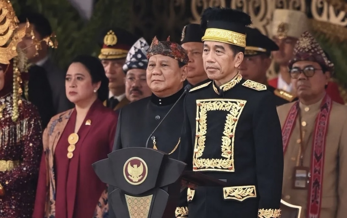 Presiden Jokowi Kenakan Baju Adat Kalimantan Timur saat Upacara HUT ke-79 RI di IKN