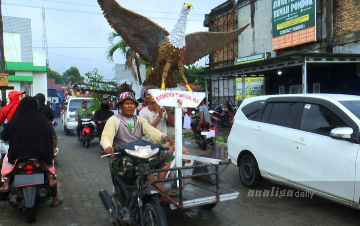 Ada Tank, Kapal Selam, hingga Burung Garuda Meriahkan HUT RI di Desa Kolam Deliserdang