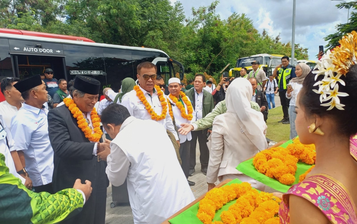 Rombongan PKB Sumut Disambut Kalungan Bunga Saat Tiba di Bali Menghadiri Muktamar ke-6