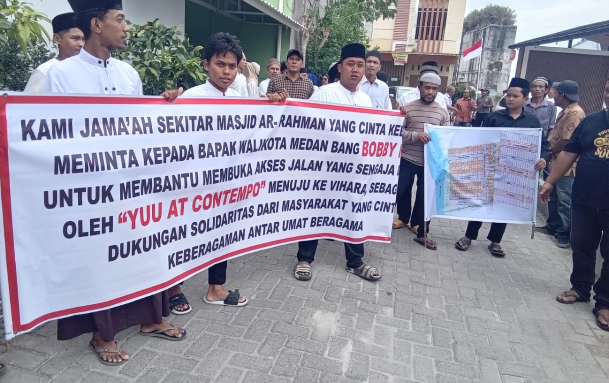 Jamaah BKM Ar Rahman Demo Desak Bongkar Taman Ilegal Yuu At Contempo