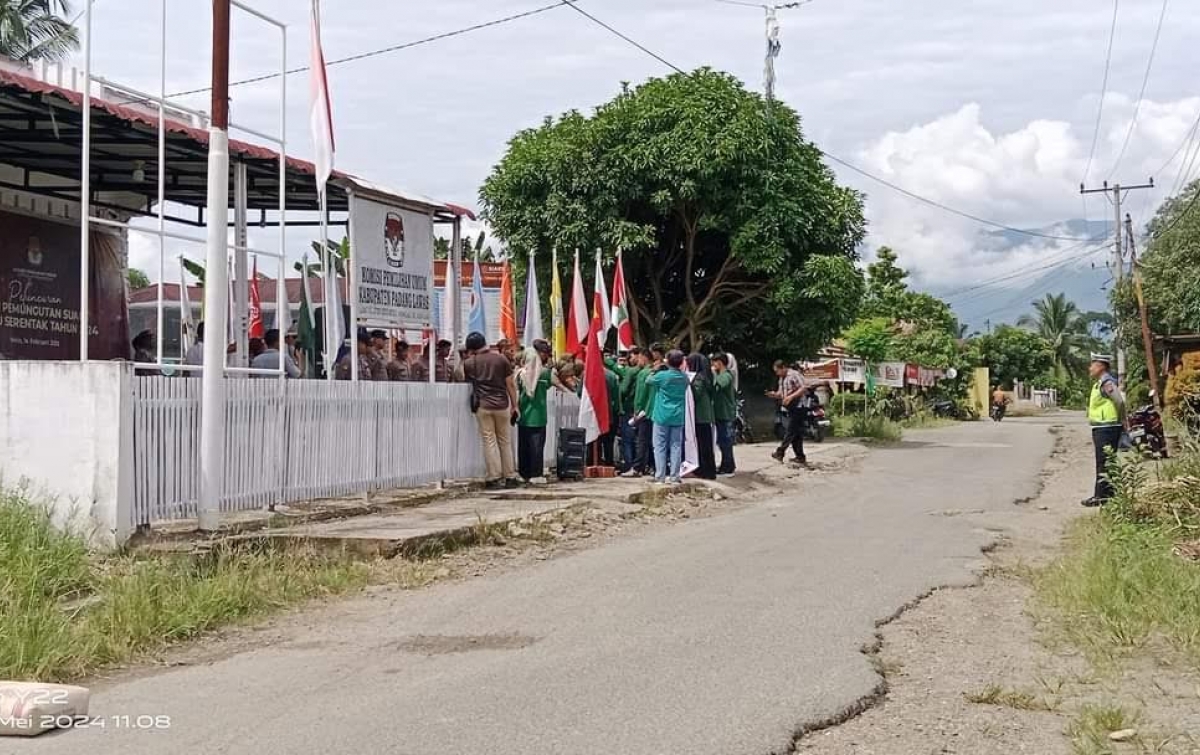 Hari Pertama Dibuka Belum Ada Bacalon Mendaftar ke KPU Palas