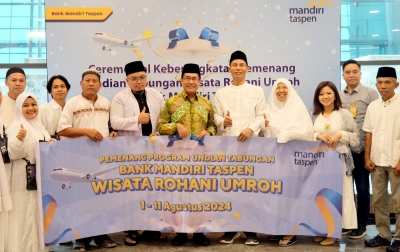 Kinerja Moncer, Bank Mandiri Taspen Berangkatkan 8 Pemenang Undian Umroh