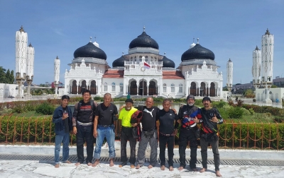 Touring 3.431 km: Mengenal Budaya Sumatera Bersama 7 Biker Malaysia