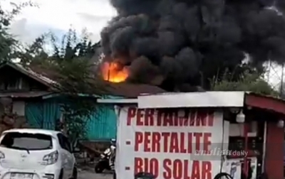 Gudang Penyimpanan BBM Terbakar di Sitinjo