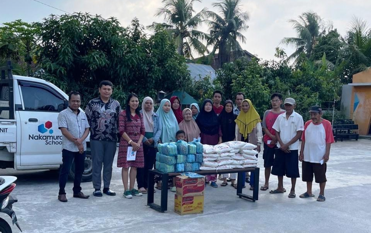 Nakamura School Peduli, Beri Bantuan Sembako untuk Warga