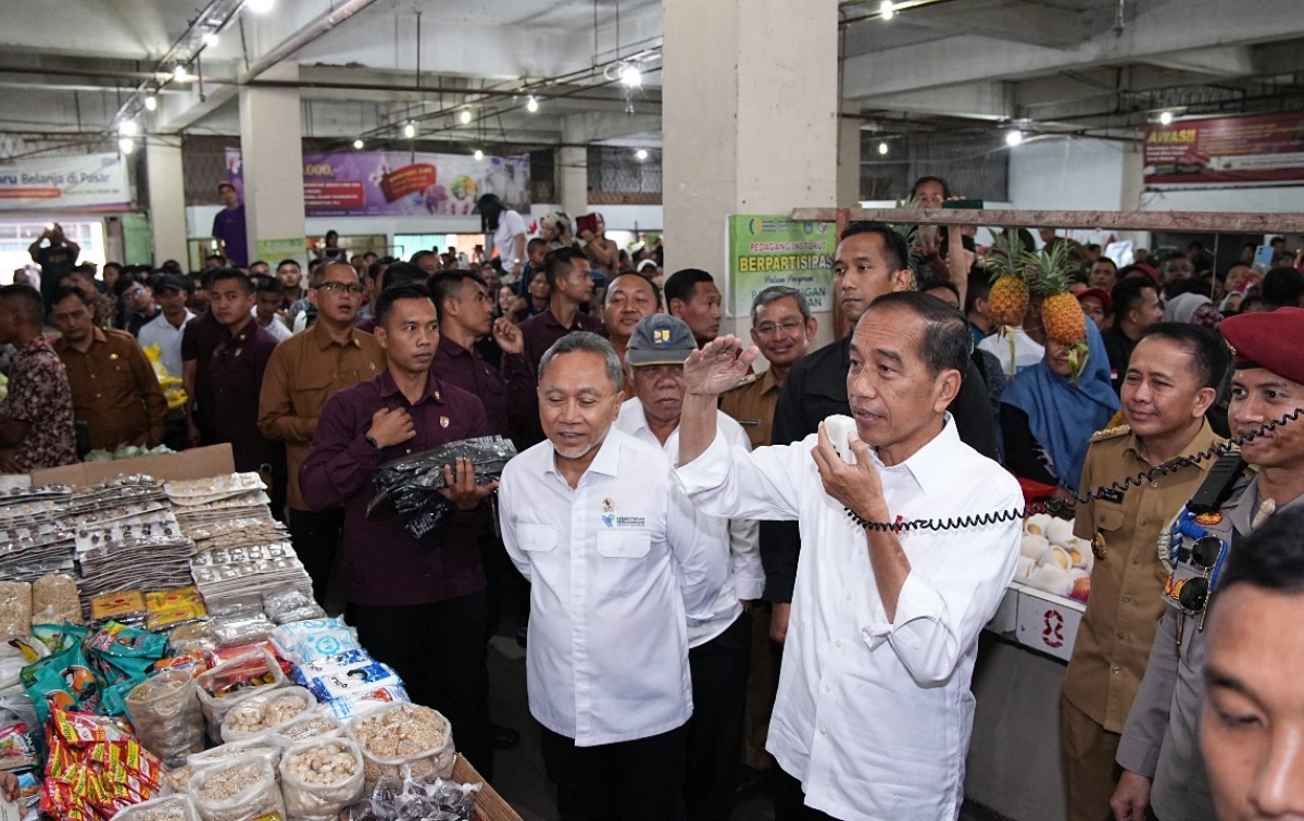 Jokowi Kunjungi Pasar Delimas, Sambil Berpamitan kepada Masyarakat