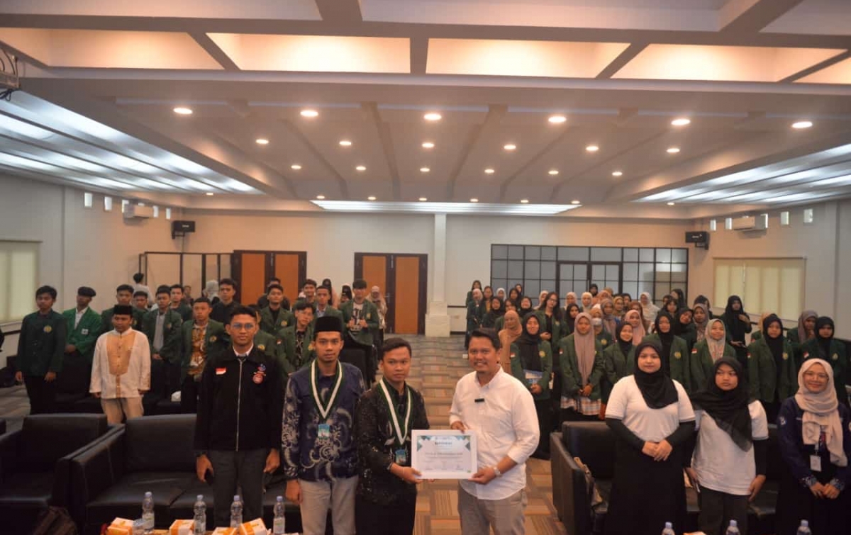 Hadiri Seminar Beasiswa dan Prestasi di Kota Medan, Prof Ridha Inspirasi Para Mahasiswa