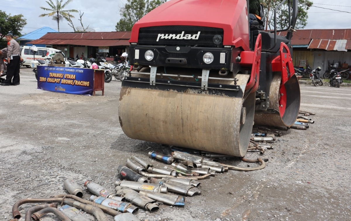 Polisi Musnahkan 270 Knalpot Brong Sepeda Motor