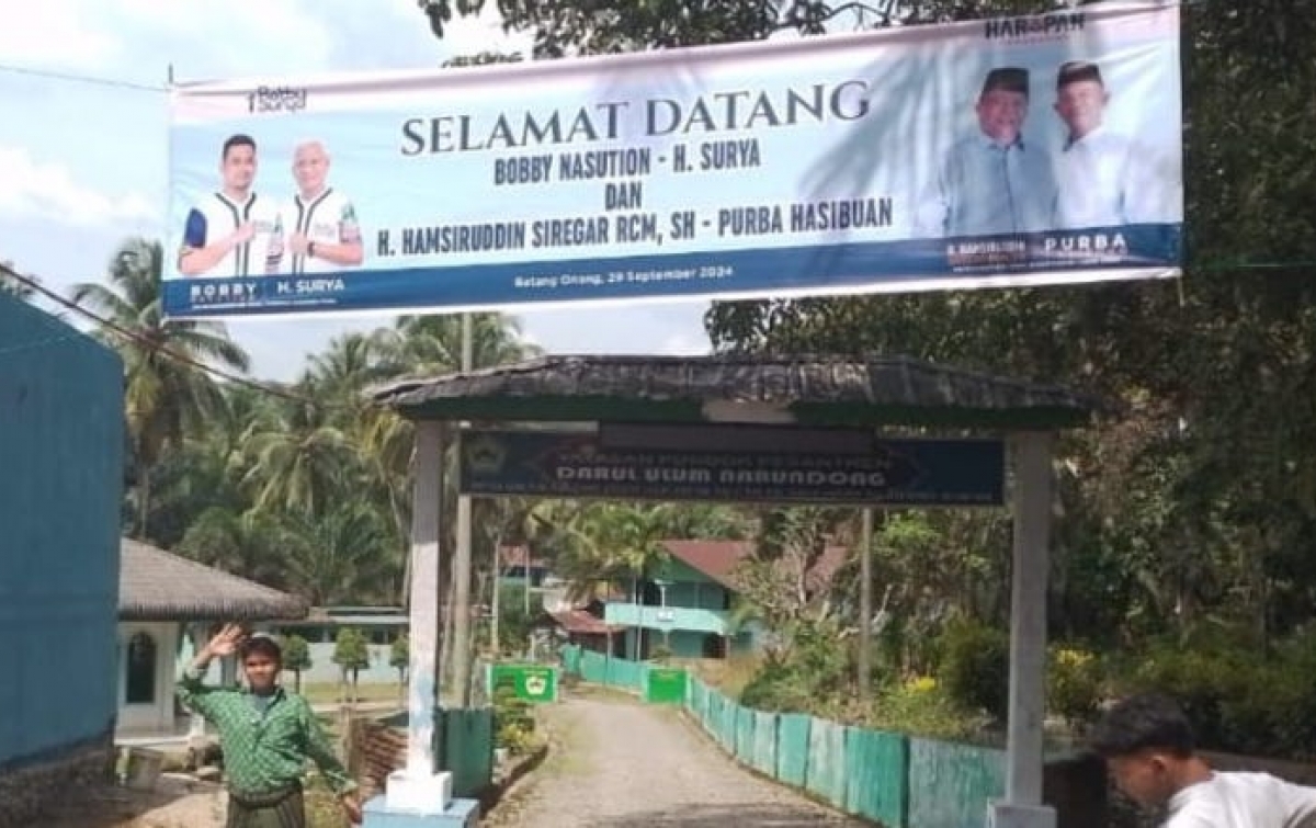 Hamsiruddin Siregar bersama Bobby Nasution Ziarah ke Makam Tuan Syekh Nabundong