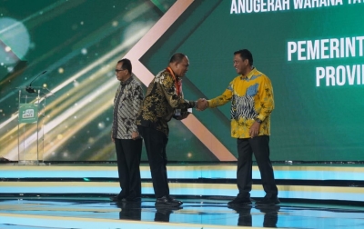 Penghargaan Keempat Dalam Lima Bulan, Pj Bupati Langkat Menerima Piala WTN Tahun 2024