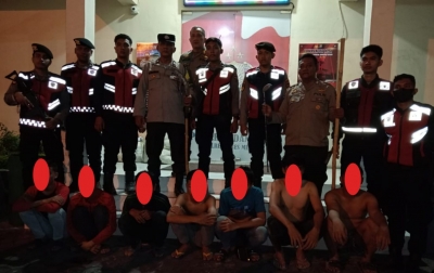 Polsek Medan Baru Tangkap 8 Anggota Geng Motor, 1 Sabit dan Stik Golf Disita