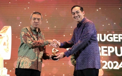 Aktif Dalam Pemberdayaan UMKM, BRI Terima Penghargaan Community Empowerment & Development Pada Anugerah ESG Republika 2024