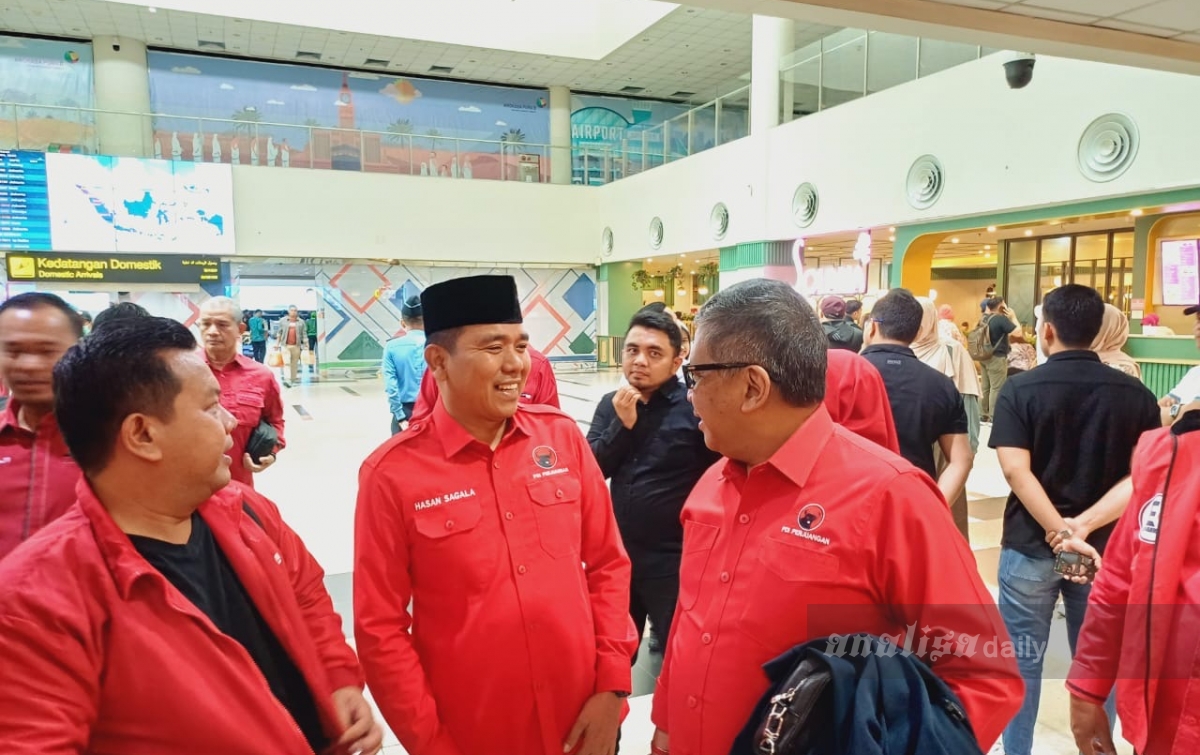 Hasan Basri Sagala Sambut Hasto di Bandara Kualanamu