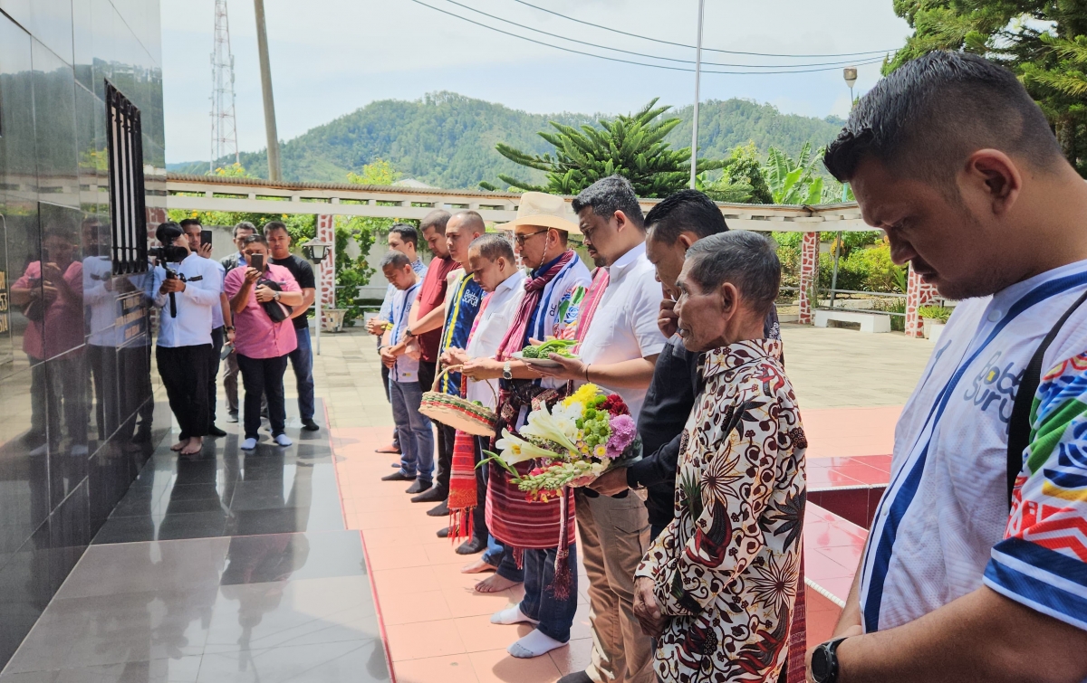 Bobby Nasution Ziarah ke Makam Pahlawan Nasional Sisingamangaraja XII