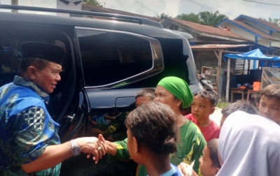 Calon Bupati Hamsiruddin Siregar ‘Marpoken’ Sambil Silaturahmi