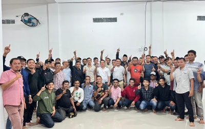 Calon Bupati Palas Nomor 1 Putra Mahkota Alam Nobar Bersama Masyarakat