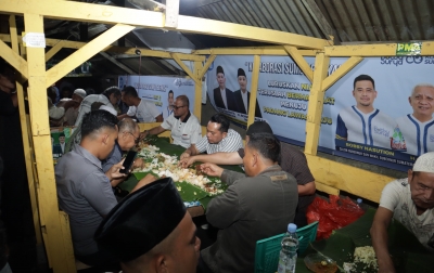 Kesederhanaan Cabub Palas Putra Mahkota, Makan Lesehan Bersama Warga