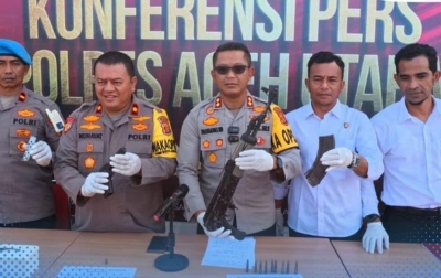 Warga Aceh Utara Serahkan 2 Pucuk Senjata Api Sisa Konflik ke Polisi