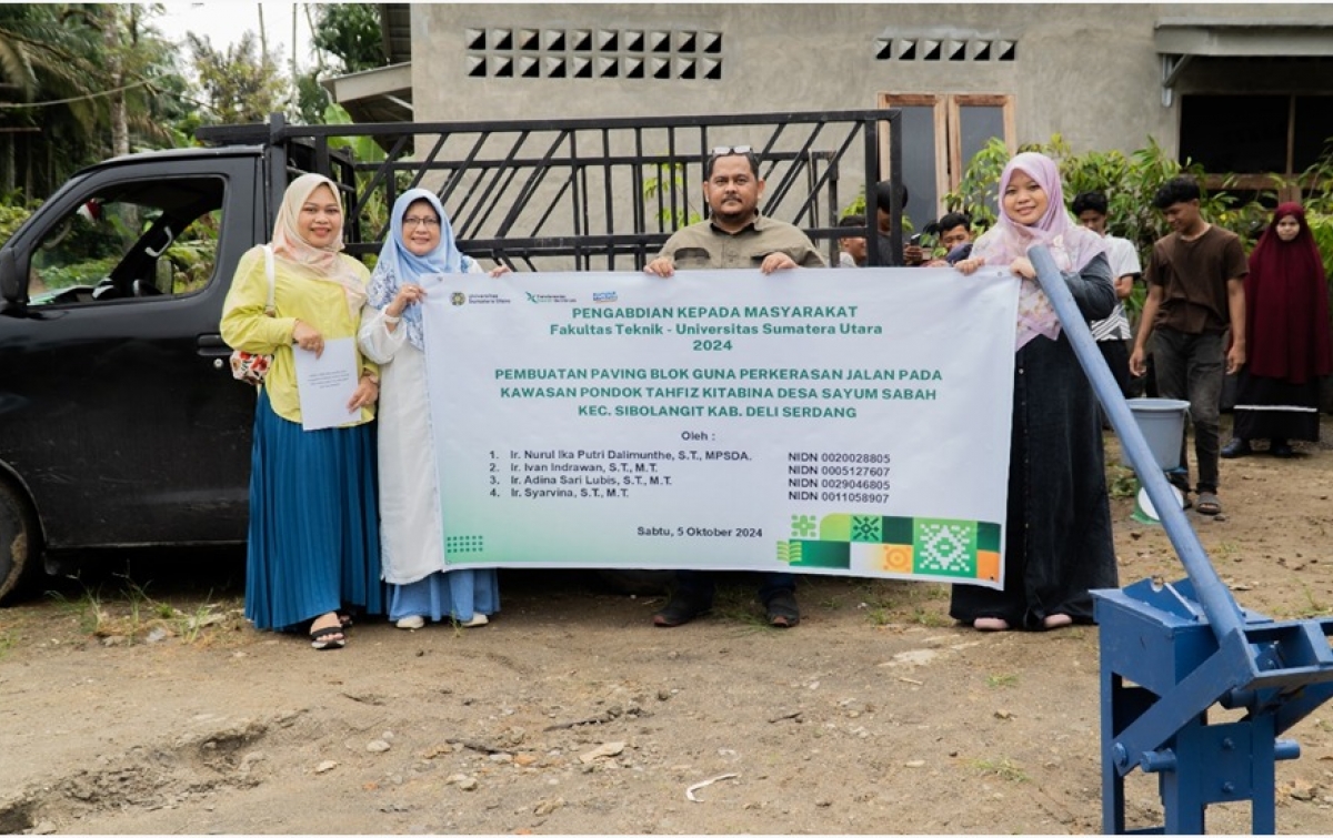 TPM FTS-USU di  Pondok Tahfiz Sibolangit, Dosen Paving Blok Jalan Kawasan Pondok