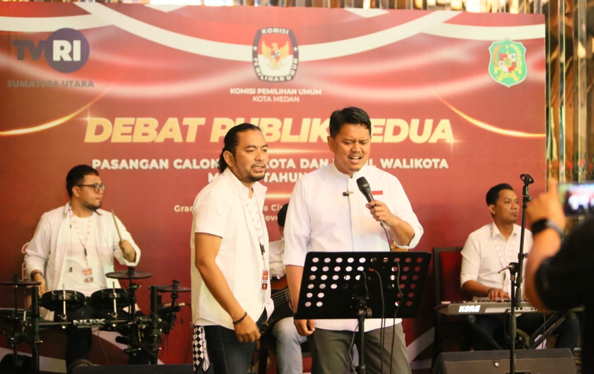 Sebelum Debat Publik Kedua oleh KPU, Prof Ridha Mendadak ke Panggung Nyanyikan Lagu 'Haruskah Ku Mati Untukmu