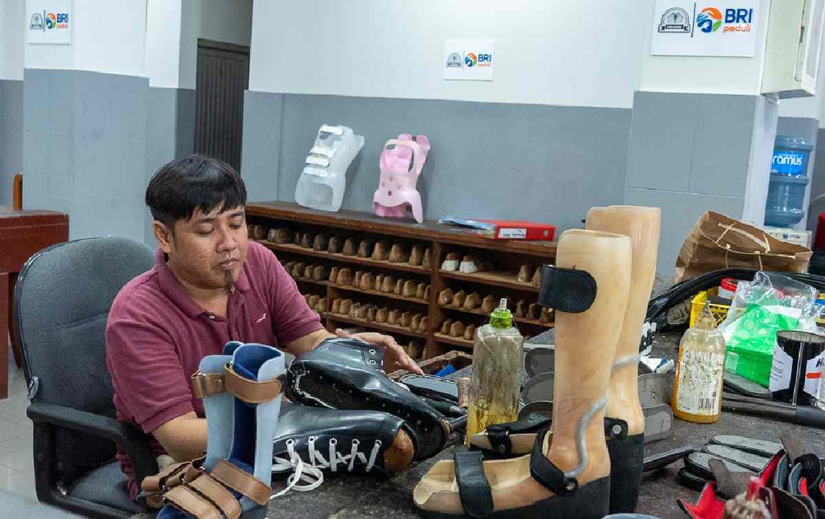 Dorong Pengembangan Penyandang Disabilitas, BRI Peduli Salurkan Beasiswa dan Sarana Prasarana kepada YPAC Jakarta