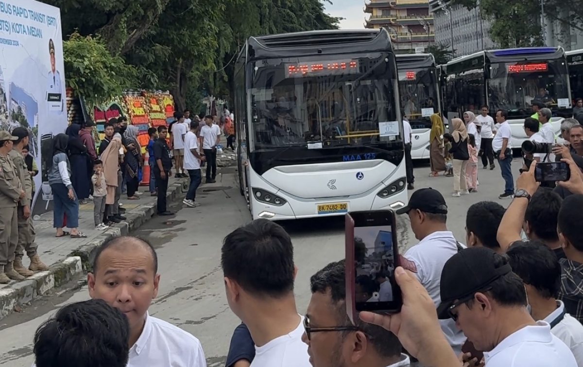 Dukung Mobilitas Berkelanjutan, Pemko Medan dan Bluebird Group Hadirkan Bus Listrik