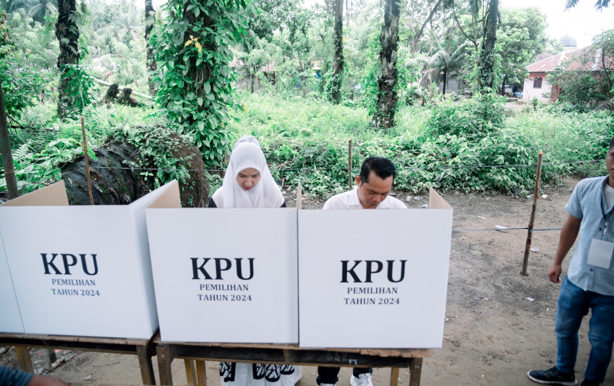 Gunakan Hak Pilih di TPS,  Putra Mahkota:  Semoga Semua Berjalan Lancar