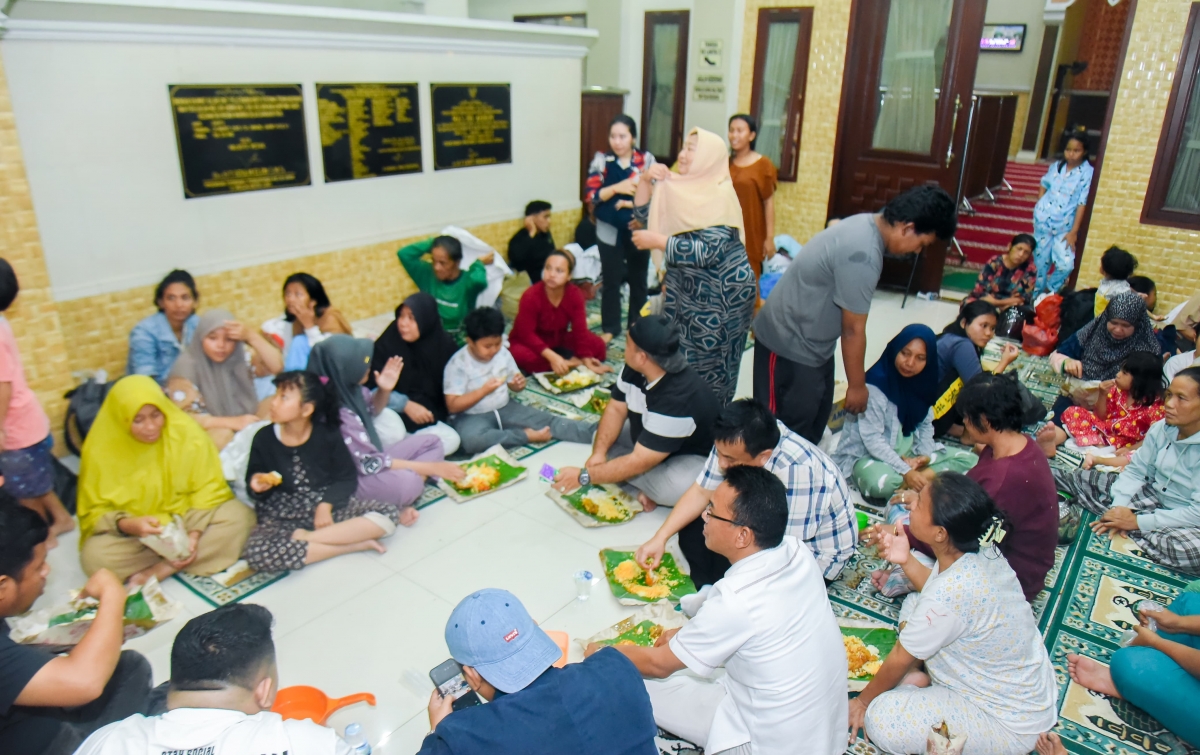 Zakiyuddin Tinjau Banjir di Medan, Bantu dan Semangati Korban