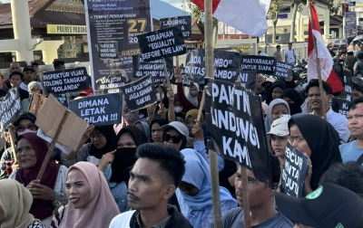 Mahasiswa dan Warga Aksi Solidaritas di Polres Padangsidimpuan