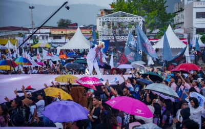 Bobby-Surya Persembahkan Hiburan Rakyat dan Konser Kolaborasi untuk Masyarakat Toba di Balige