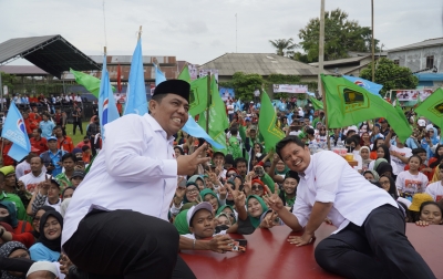 Kampanye Akbar, Ribuan Relawan 02 Tumpah Ruah Padati Lapangan Sejati Medan