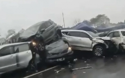 Tabrakan Beruntun Terjadi di Tol Cipularang, Diduga Dipicu Truk Rem Blong