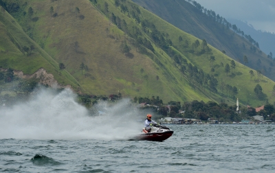 Rider Muda Indonesia Curi Perhatian di Dairi Cup Aquabike