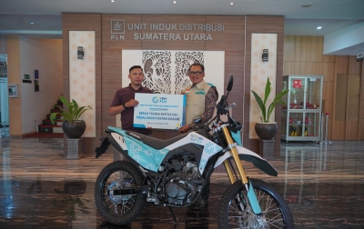 Dukung Program Dakwah di Pedalaman Pakpak Bharat, GM PLN UID Sumut dan YBM PLN Serahkan Motor