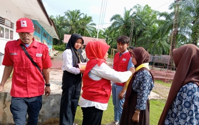 Puluhan Siswa-siswi SMK Tondini Dilantik Anggota PMR