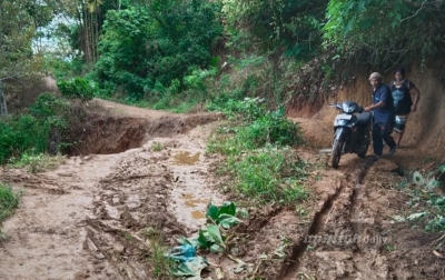 Jalan Nasional di Desa Harapan Dairi Amblas