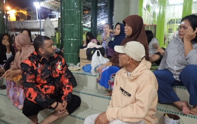 Rommy Van Boy Semangati Korban Banjir di Medan