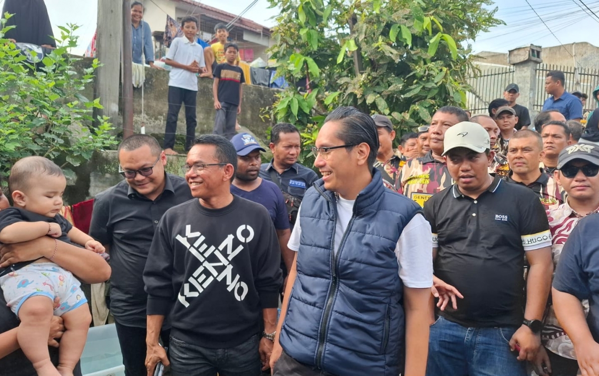 GM FKPPI Medan Bersama Rico-Zaki Terjun Langsung Salurkan Bantuan untuk Korban Banjir