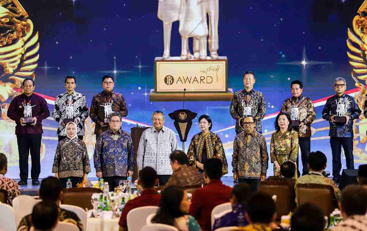 Dukung Stabilitas Keuangan dan Pertumbuhan Ekonomi Inklusif, BRI Raih Dua Penghargaan pada Bank Indonesia Awards 2024