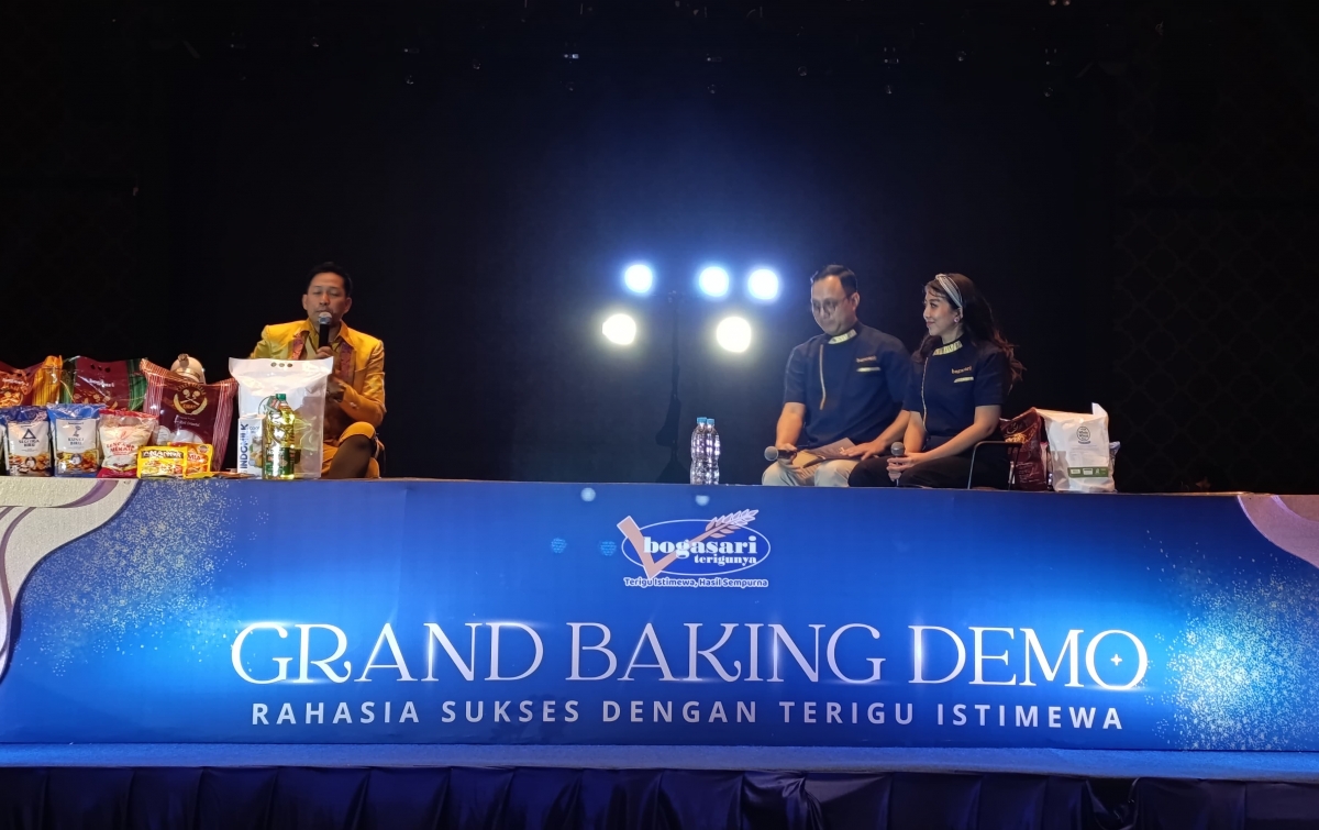 Chef Florence dan Chef Hadi Berbagi Resep Baru ke Ratusan UMKM dan Emak-Emak di Medan