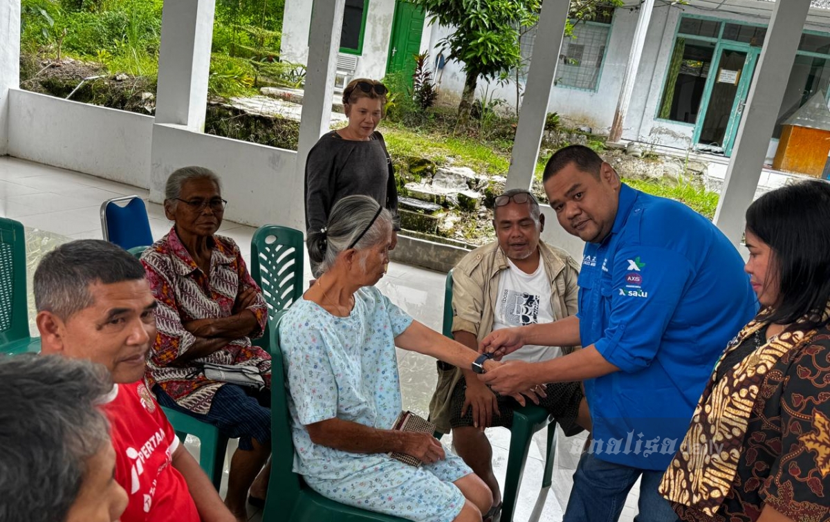 Warga Pardamean Ajibata Terima JAGATARA dari XL Axiata, Bisa Cek Kesehatan Kapan Saja