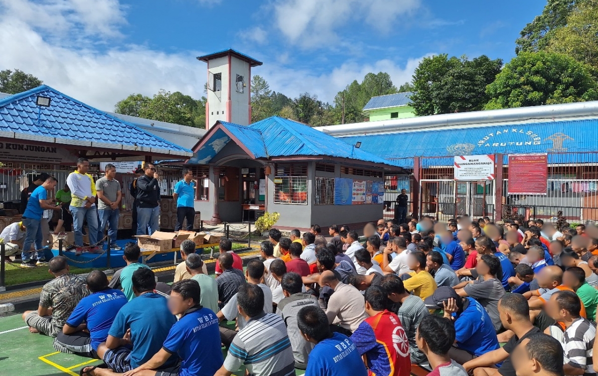 Sejumlah Alat Perlengkapan Mandi Dibagikan untuk Warga Binaan