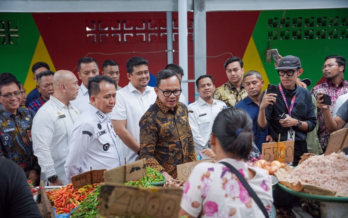 Wamendagri Bima Arya: Revitalisasi Pasar Akik Contoh Baik dalam Penataan Pasar