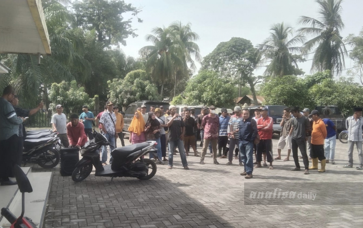 Dugaan Korupsi Dana Desa, Warga Lalang Tanjungpura Tuntut Kades Dicopot