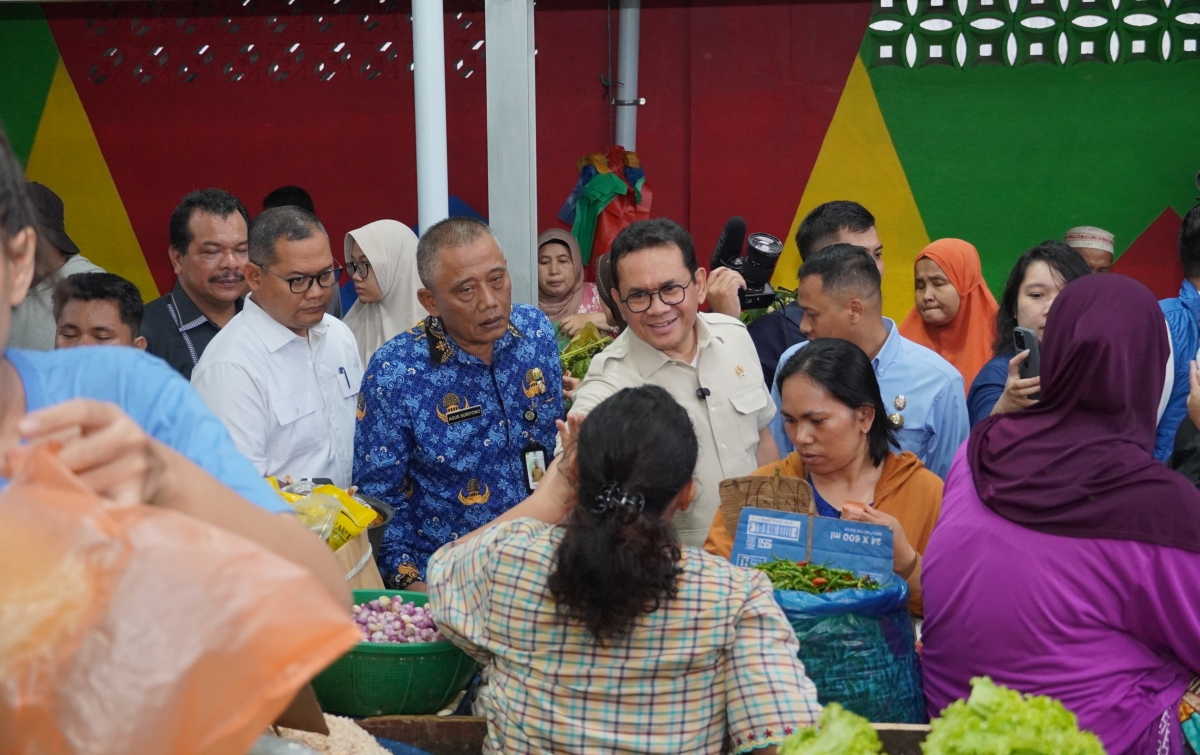 Tinjau Bahan Pokok di Pasar Sukaramai, Mendag Budi Santoso: Semua Ada, Harga Normal