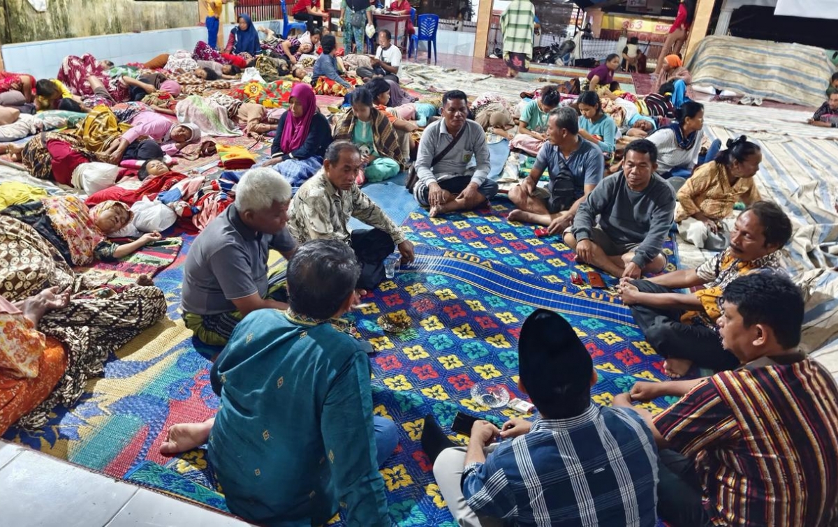 Pdt. Penrad Siagian Salurkan 1.000 Paket Bantuan untuk Korban Banjir Tapanuli Selatan