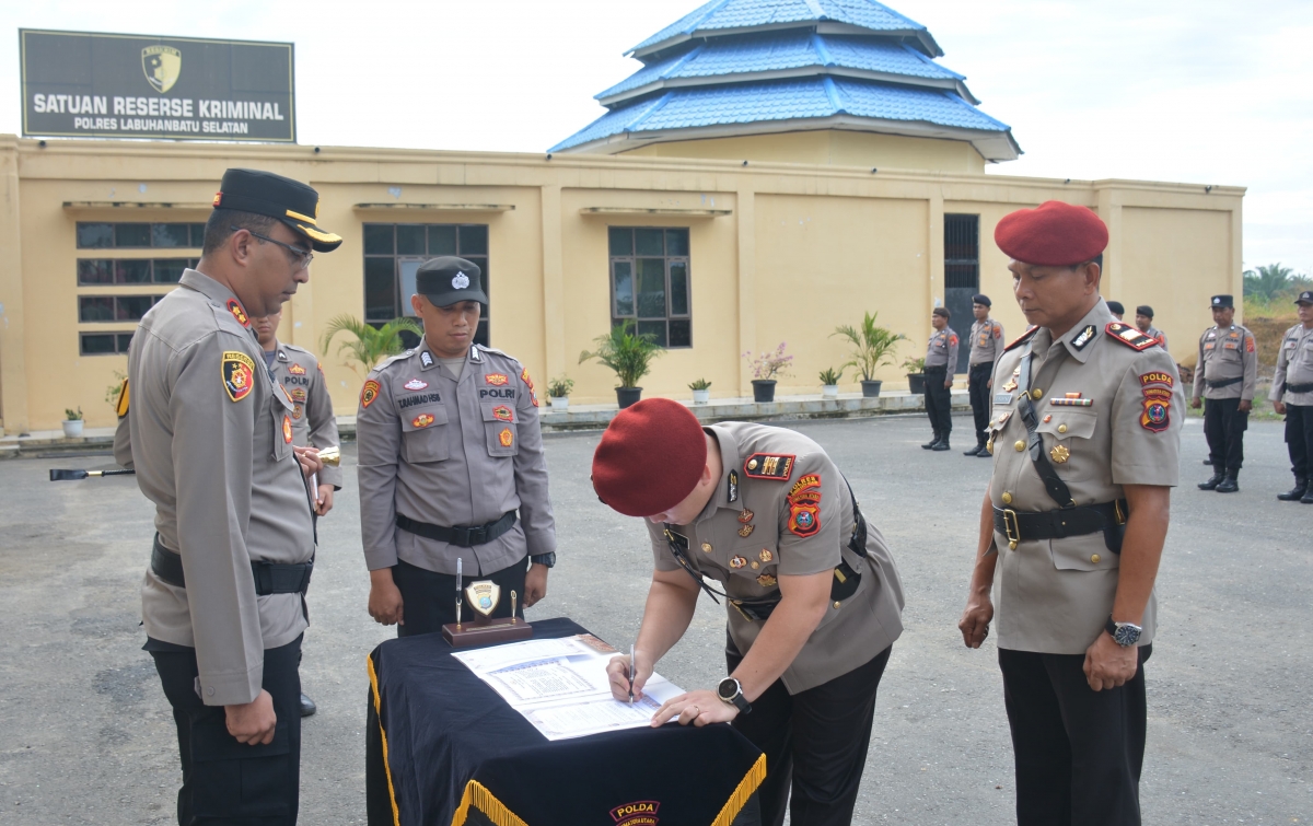 Kapolres Labusel Lantik AKP Endang Roganti Ginting Sebagai Kasat Reskrim