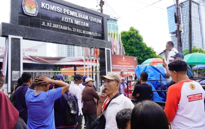 Ratusan Massa Pendukung Pilkada Jujur Kembali Aksi Damai di KPU dan Bawaslu