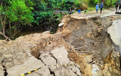 Jalan di Desa Barisan Nauli Dairi Terputus