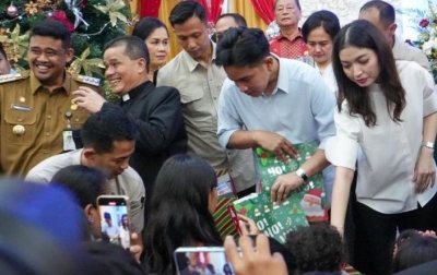 Wapres RI Gibran Rakabuming Raka di HKBP Resort Medan IV Distrik X Medan-Aceh Sampaikan Salam Ucapan Natal dari Presiden Prabowo